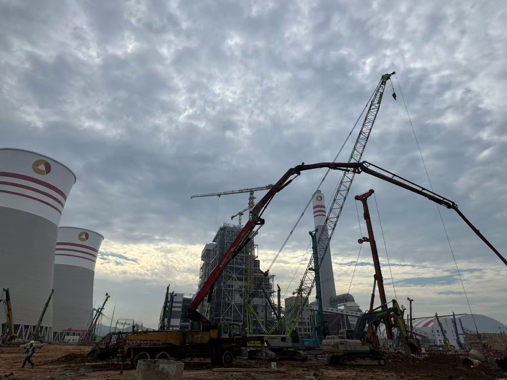 24小時鏖戰(zhàn)！陜煤電力上高有限公司2x1000MW清潔煤電擴建項目煤倉間灌注樁圓滿完成