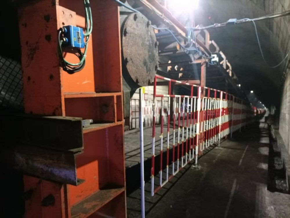 秋實映礦建！陜煤建設(shè)韓城分公司安裝第四項目部 施工的大佛寺礦4煤西部膠帶大巷二部帶式輸送機延伸設(shè)備安裝工程圓滿通過竣工預驗收