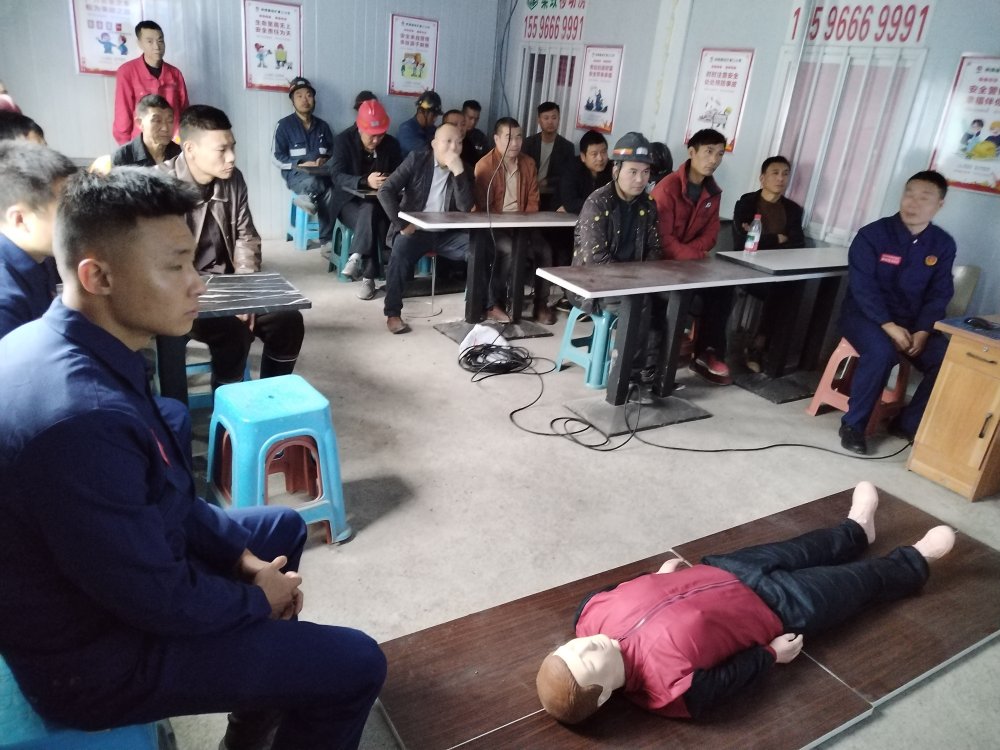 陜煤建設(shè)礦建三公司開(kāi)展應(yīng)急自救互救培訓(xùn)