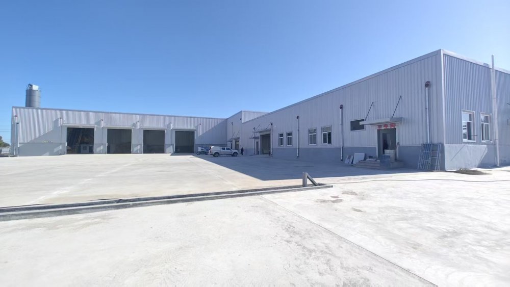 陜煤建設路橋分公司胡家河煤礦二號風井及附屬工程膠輪車庫、材料庫、砂石料庫工程通過預驗收