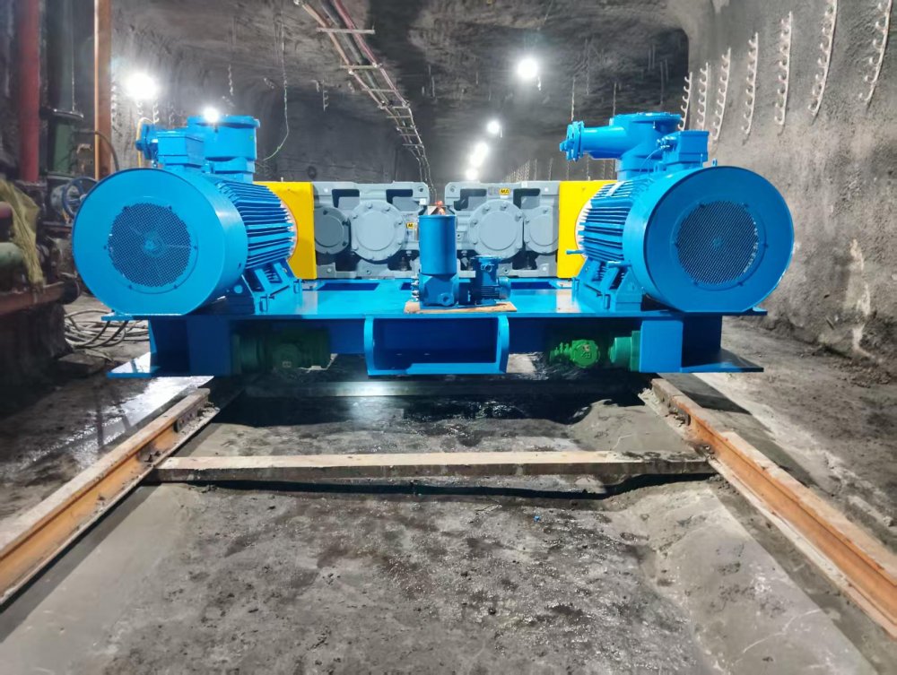 陜煤建設(shè)機電安裝公司神府項目部順利完成齒輥式破碎機安裝