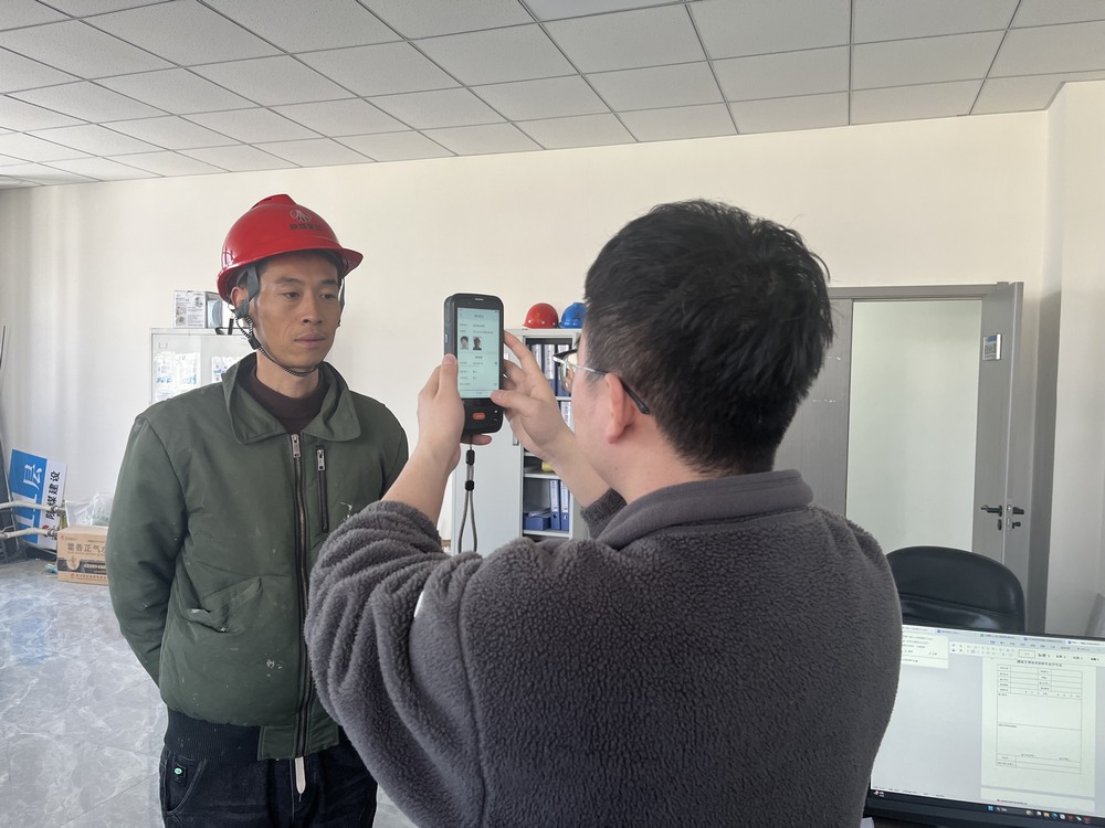 陜煤建設(shè)銅煤公司基層項(xiàng)目部：“冬日護(hù)薪”專項(xiàng)活動(dòng)保障農(nóng)民工“安薪無憂”